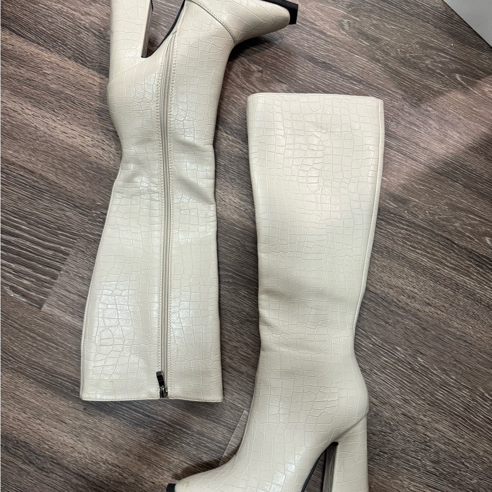 PrettyLittleThing Boots